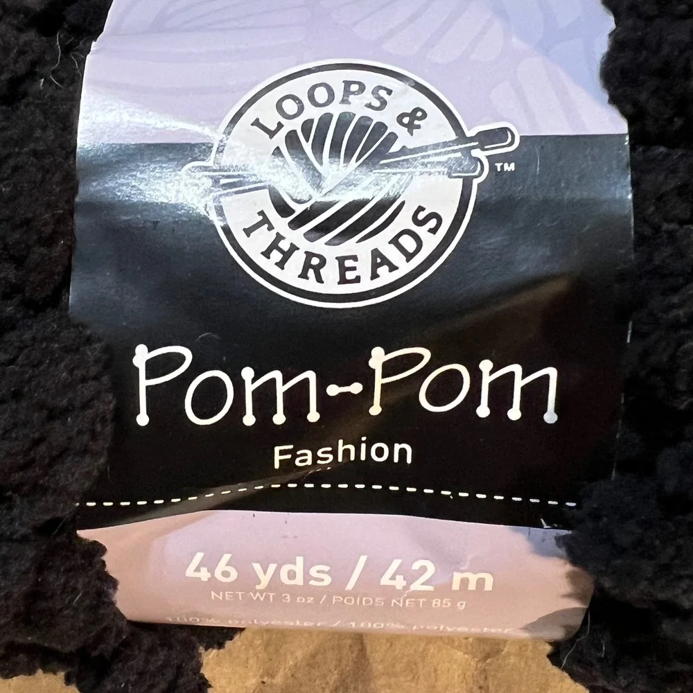 Loops & Threads 3oz Pom-Pom Fashion Yarn‎ Black Super Bulky 6 Polyester 46yds
